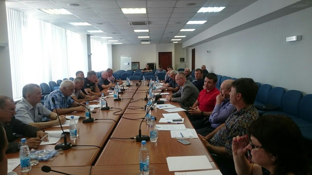Эдуард Кравцов: «Личные тренеры творчески подошли к тренировочному процессу». Эдуард Кравцов: «Личные тренеры творчески подошли к тренировочному процессу».